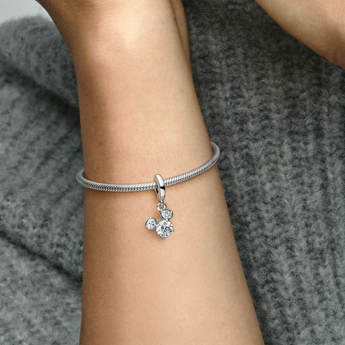 Charm Pendant Tête de Mickey Scintillante - Disney x Pandora | 3 Suisses