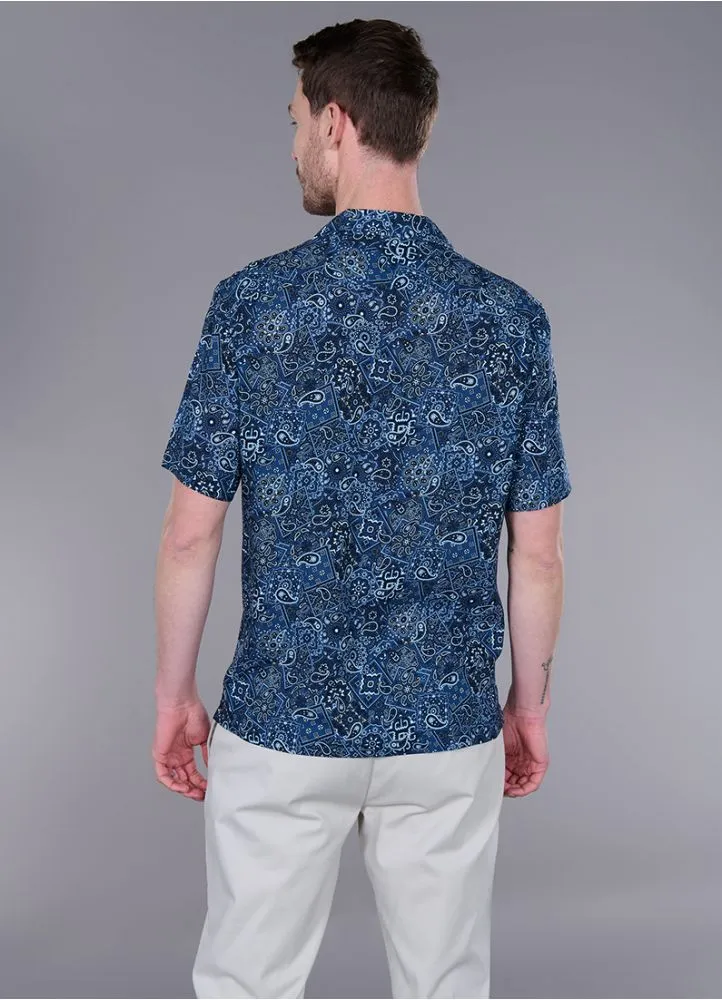 CHEMISE MANCHES COURTES EN VISCOSE À MOTIF BANDANA - REGULAR FIT 