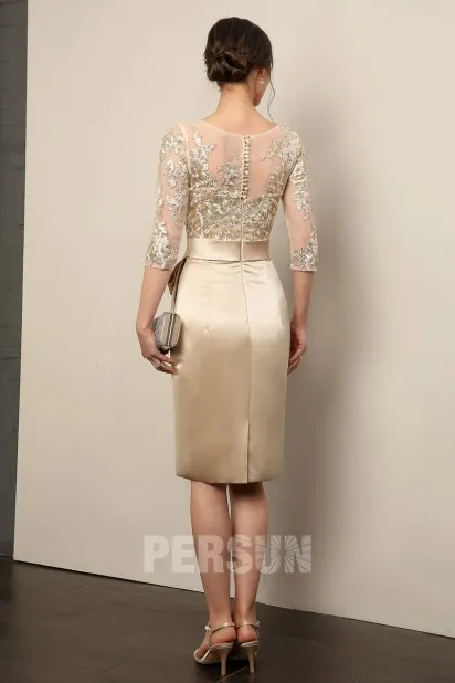Robe de soirée encolure illusion ronde champagne moulante appliquée de guipure