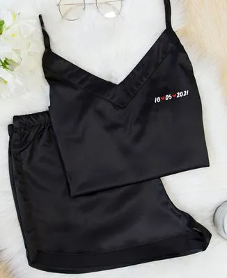 T-Shirt femme Date et coeurs brodé personnalisé