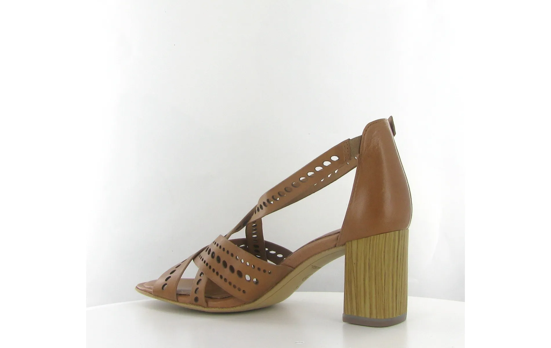Tamaris nu pieds et sandales dalina 28052 marron