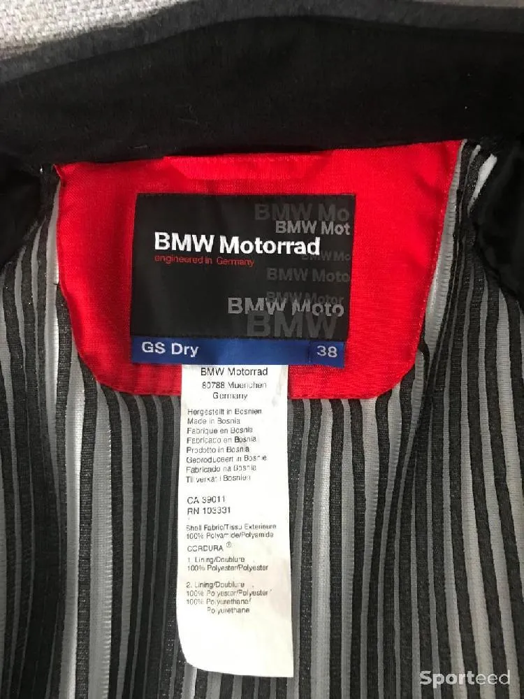 Vends veste moto femme  d'occasion Ajouté le : 28/03/2024